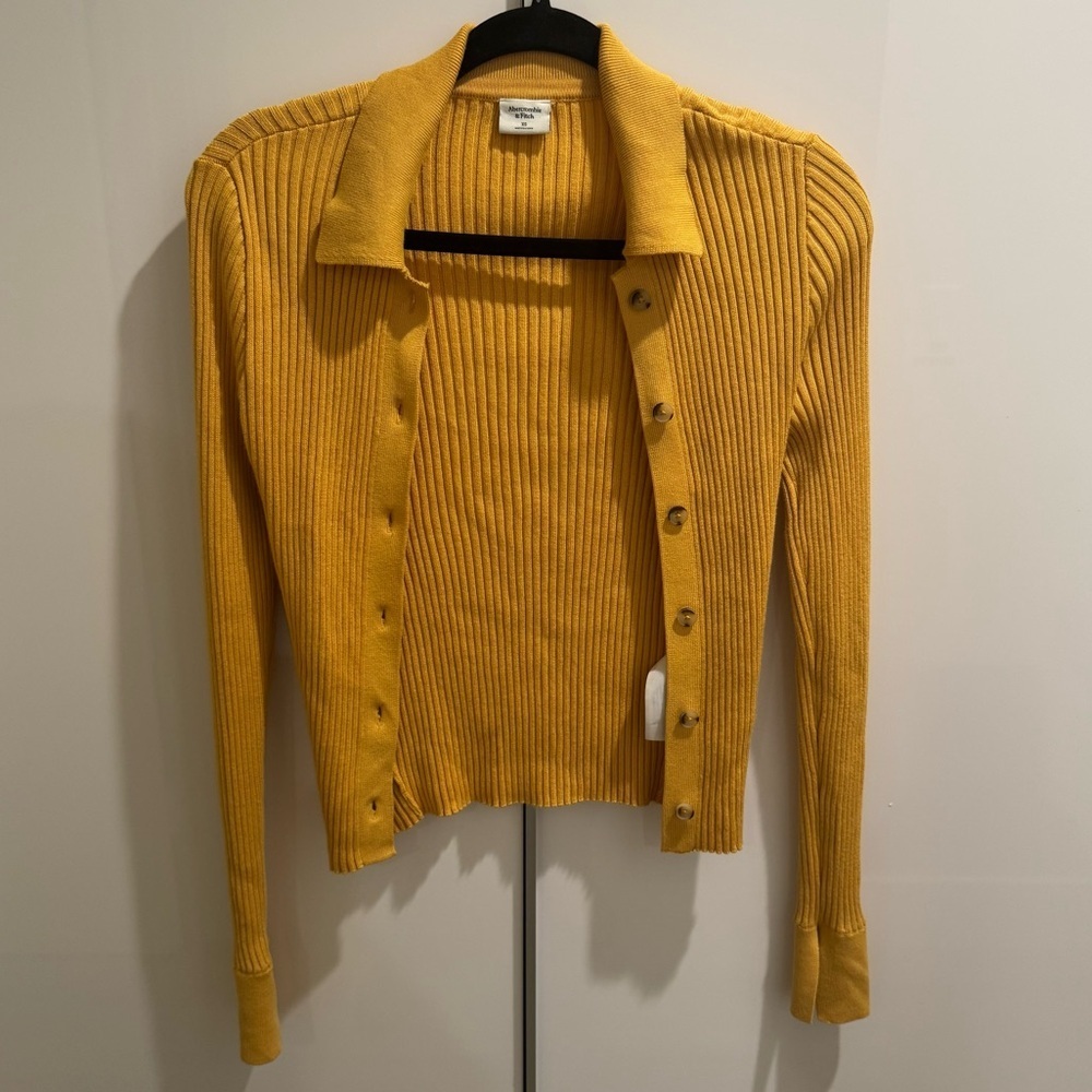 NWOT Abercrombie & Fitch Mustard Yellow Long Sleeve Cardigan Ribbed Top Size XS - Picture 5 of 7